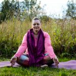Magdalena yogar Kråkvilan